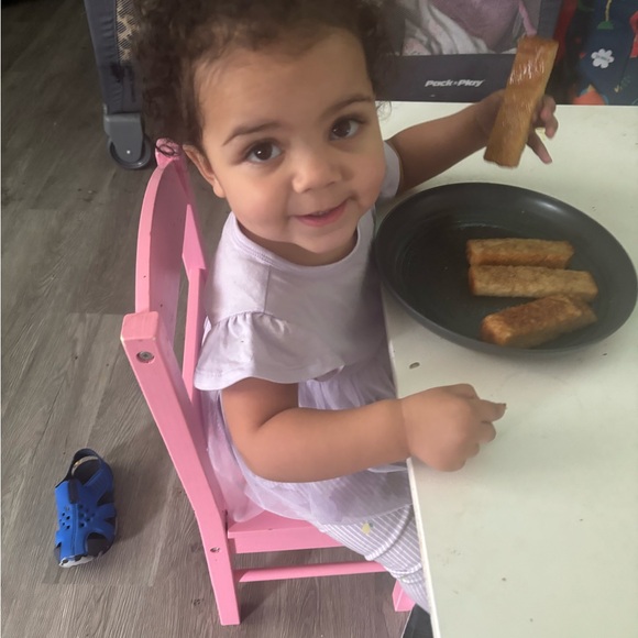 🎉Hello I’m Karen a Poshmark Ambassador welcome to my closet🎉 - Picture 7 of 10